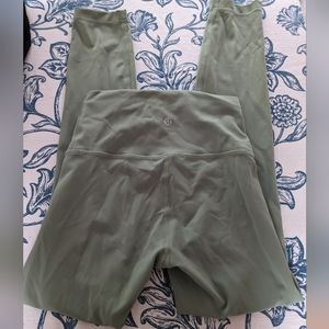 Lululemon pistachio color size 4 wunder under train